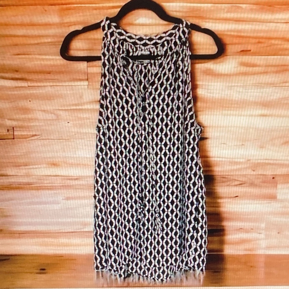 Mud Pie Black and White Geometric Tank Top